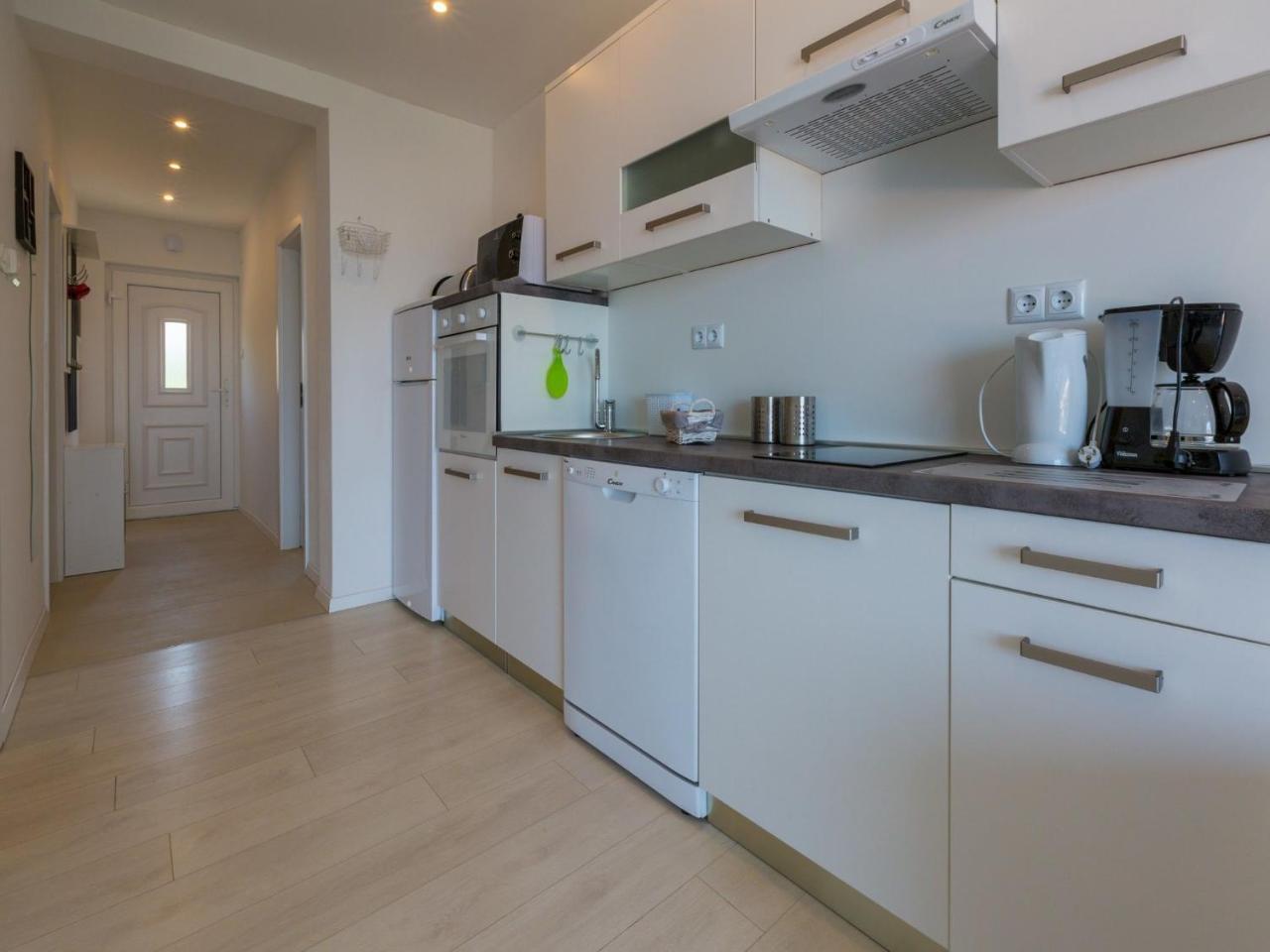 Apartments Lavarin Novi Vinodolski Εξωτερικό φωτογραφία