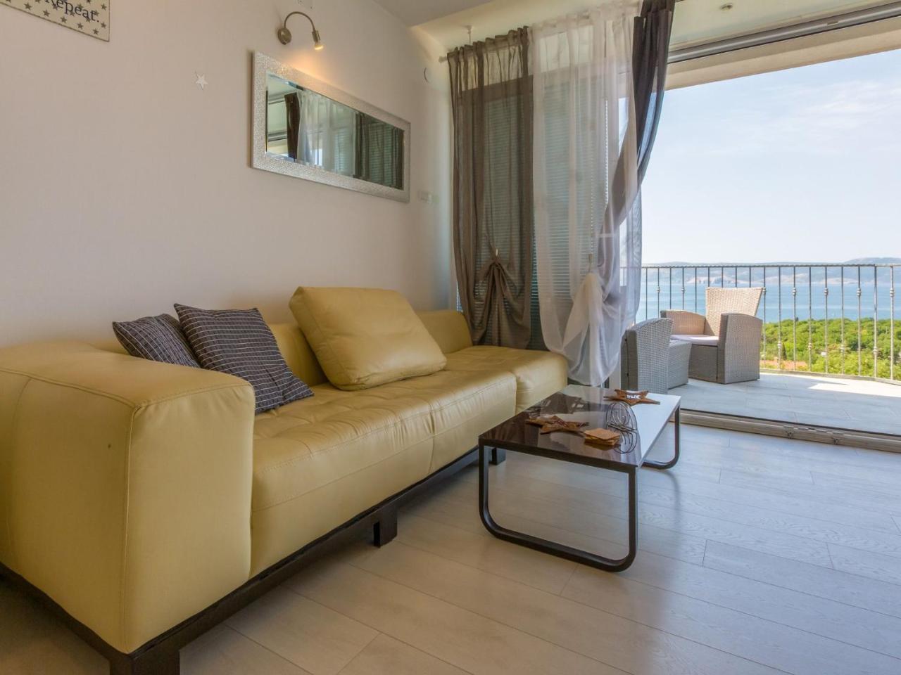 Apartments Lavarin Novi Vinodolski Εξωτερικό φωτογραφία