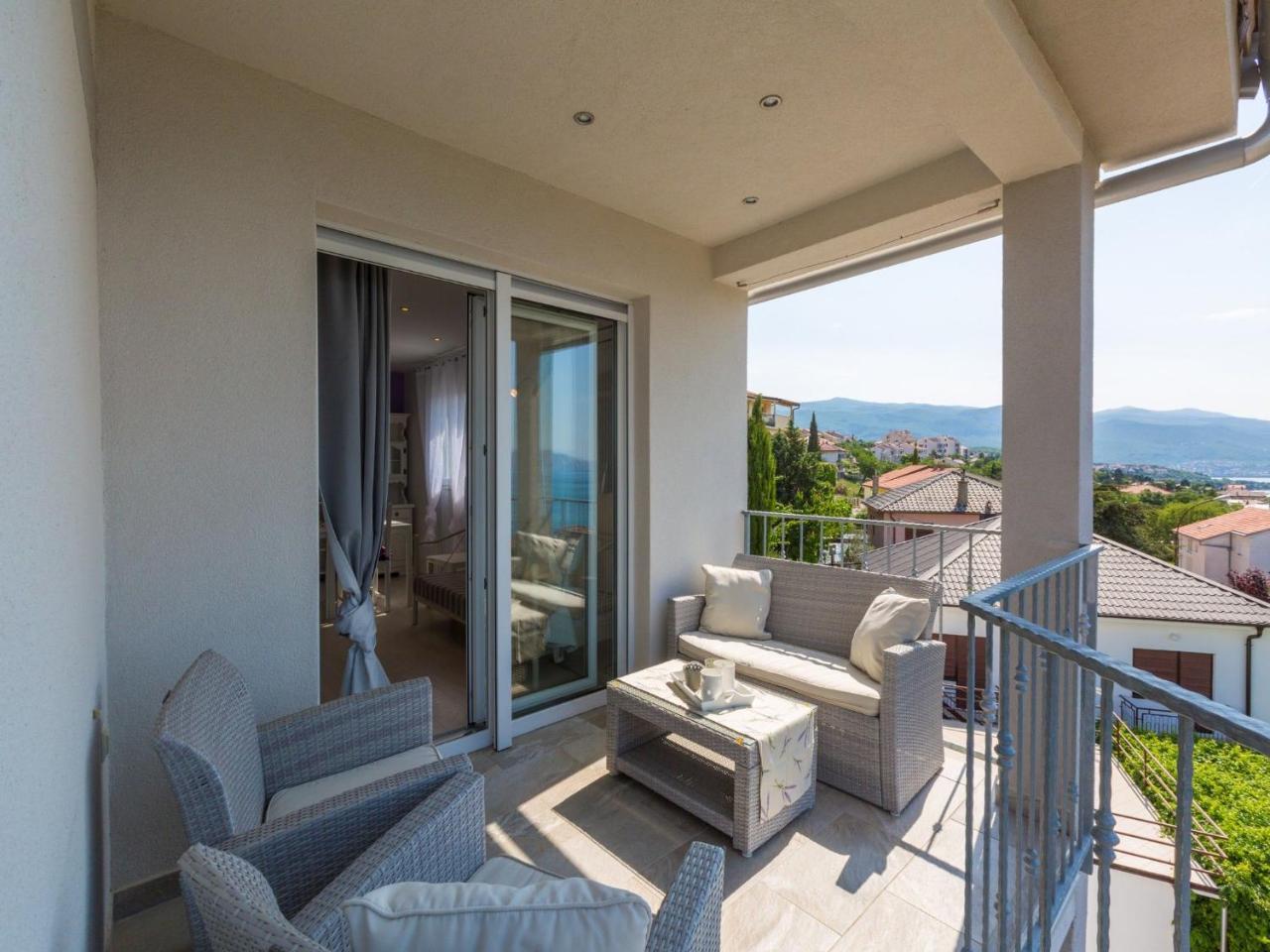 Apartments Lavarin Novi Vinodolski Εξωτερικό φωτογραφία